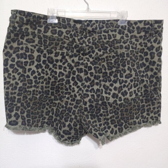 Good American Leopard Print Jean Shorts Women Plus Size 24W - Picture 5 of 10